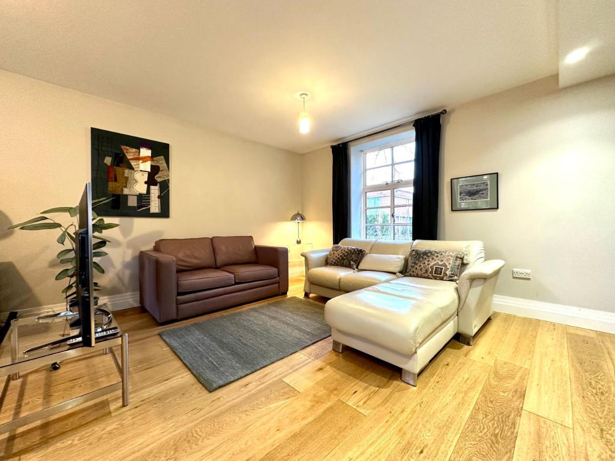 Desirable 2 Bedroom Apartment In Bicester That Sleeps 5 Kültér fotó