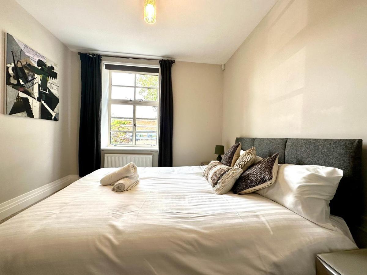 Desirable 2 Bedroom Apartment In Bicester That Sleeps 5 Kültér fotó
