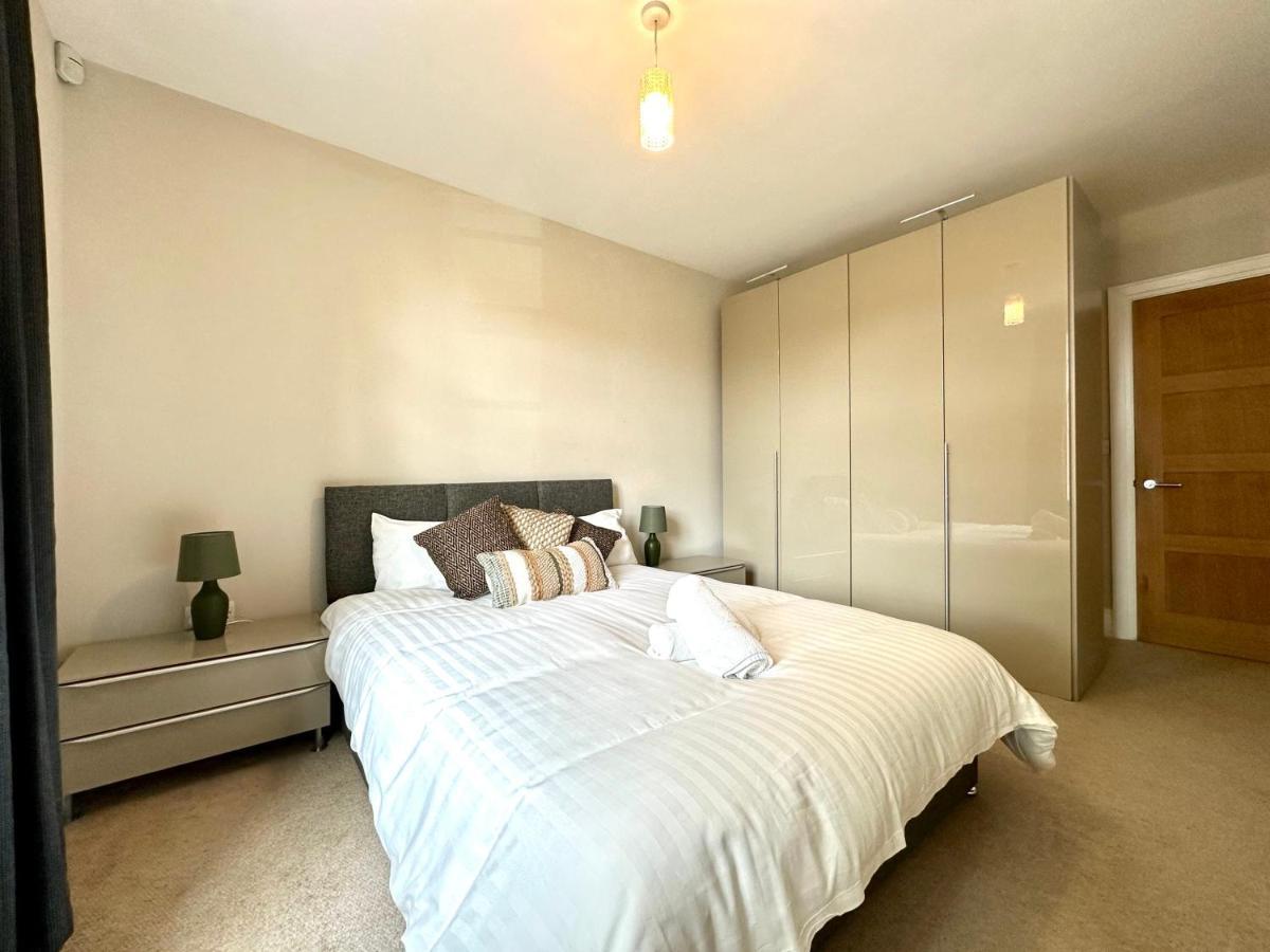 Desirable 2 Bedroom Apartment In Bicester That Sleeps 5 Kültér fotó