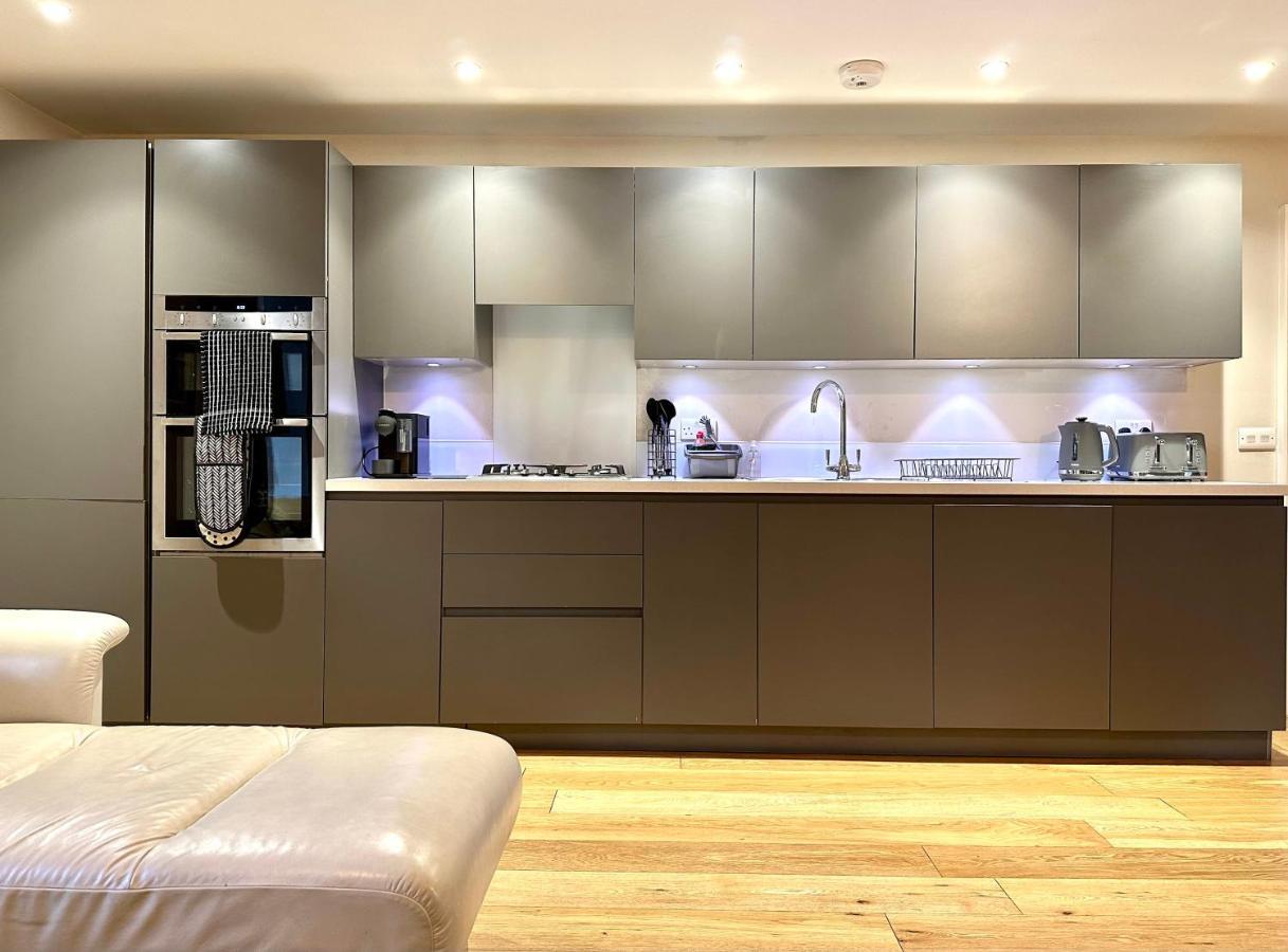 Desirable 2 Bedroom Apartment In Bicester That Sleeps 5 Kültér fotó