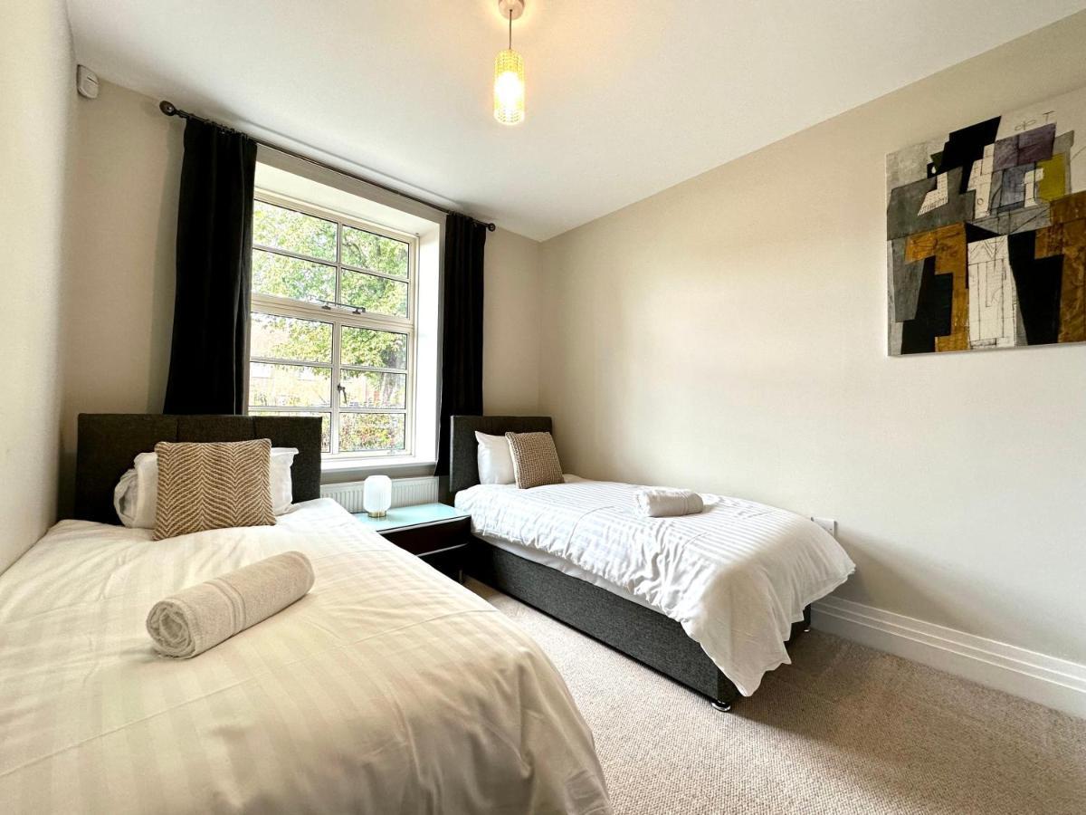 Desirable 2 Bedroom Apartment In Bicester That Sleeps 5 Kültér fotó