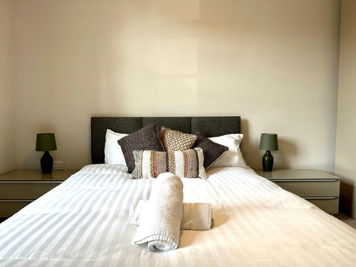 Desirable 2 Bedroom Apartment In Bicester That Sleeps 5 Kültér fotó