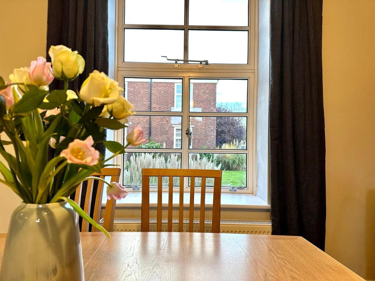 Desirable 2 Bedroom Apartment In Bicester That Sleeps 5 Kültér fotó
