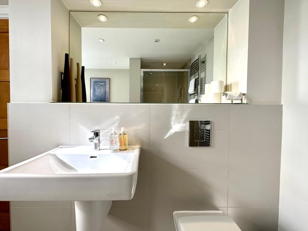 Desirable 2 Bedroom Apartment In Bicester That Sleeps 5 Kültér fotó