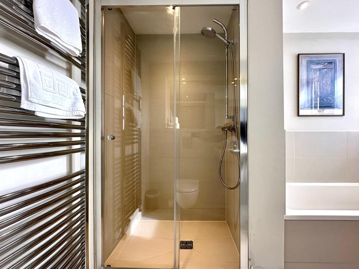 Desirable 2 Bedroom Apartment In Bicester That Sleeps 5 Kültér fotó